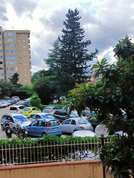 COD.0000001350 - Ampio locale A10 - 110 mq - 2 accessi